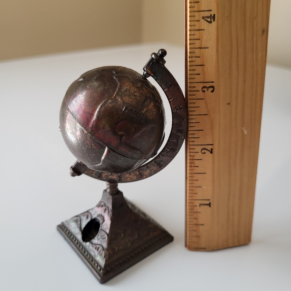 Vintage Hong Kong Die Cast Metal Miniature Globe Pencil Sharpener - Picture 14 of 16